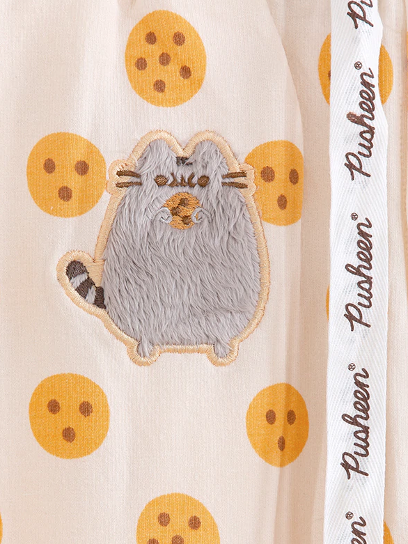 Smart Cookie Cafe Pusheen Close Up